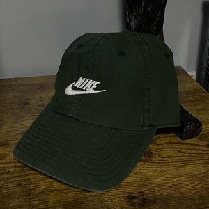 Green Nike Heritage86